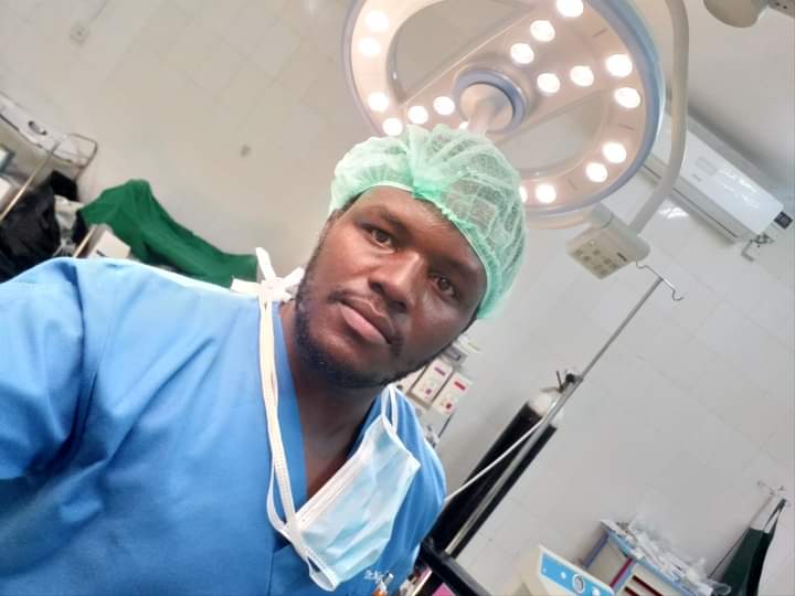 Dr. Wamuyu, Ngugi